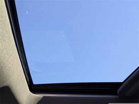 Used 2025 GMC Sierra 2500 SLT w/ SLT Premium Package image 19