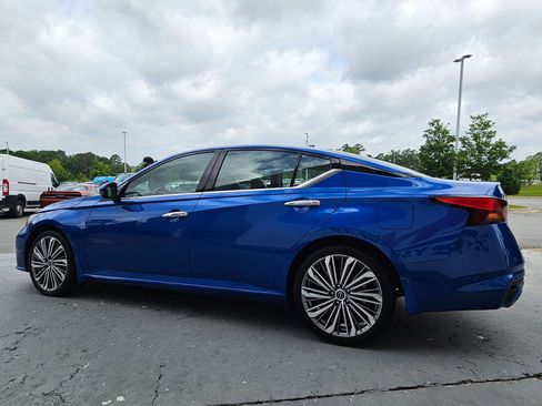 Used 2025 Nissan Altima 2.5 SL FWD image 5