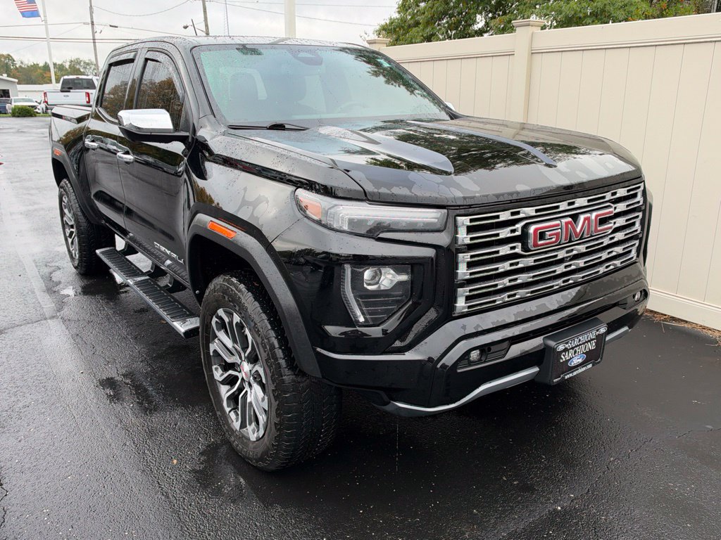 Used 2023 GMC Canyon Denali AWD/4WD image 2