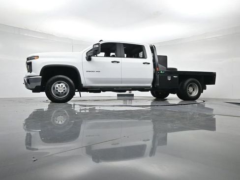 Used 2024 Chevrolet Silverado 3500 W/T image 35