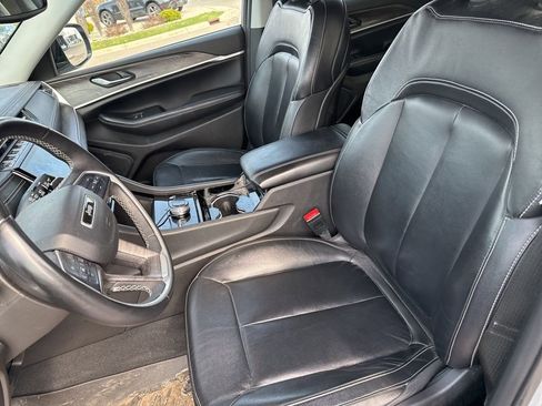 Used 2023 Jeep Grand Cherokee Limited w/ Trailer Tow Prep Group (B) image 3