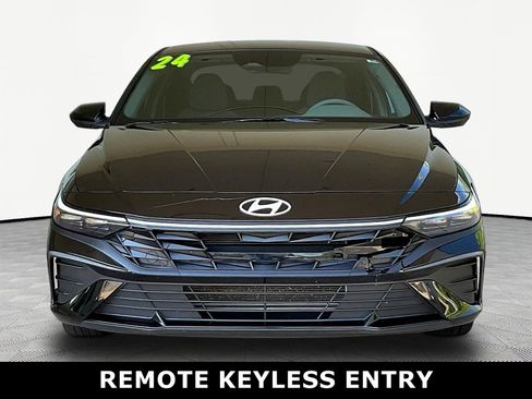 Used 2024 Hyundai Elantra SEL FWD image 2