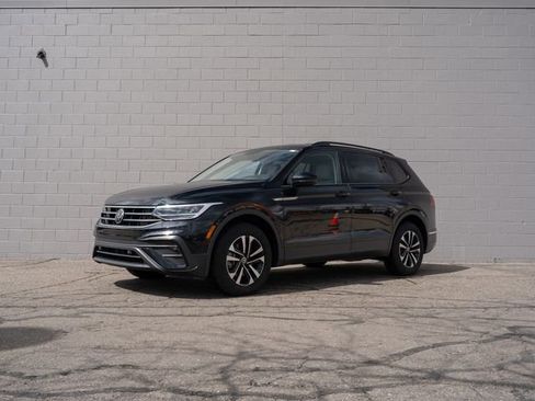 Used 2023 Volkswagen Tiguan S image 1