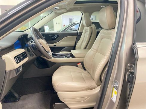 Used 2020 Lincoln Aviator Reserve w/ Equipment Group 201A AWD/4WD image 16