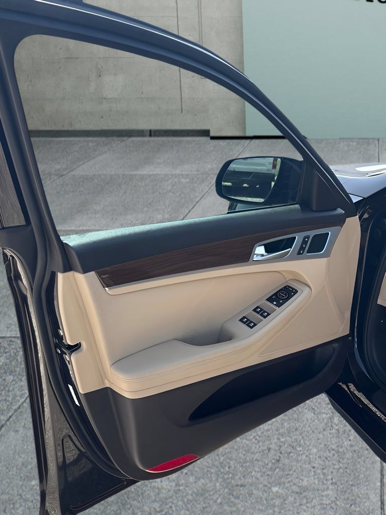Used 2018 Genesis G80 3.8 RWD image 12