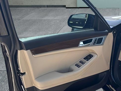 Used 2018 Genesis G80 3.8 RWD image 12