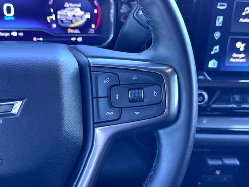 Used 2024 Chevrolet Silverado 2500 ZR2 w/ Technology Package image 31