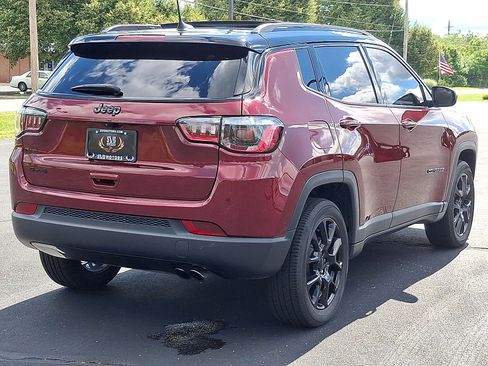Used 2022 Jeep Compass Latitude w/ Sun and Sound Group AWD/4WD image 25