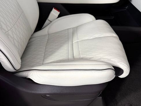 Used 2022 Lincoln Navigator Black Label image 35