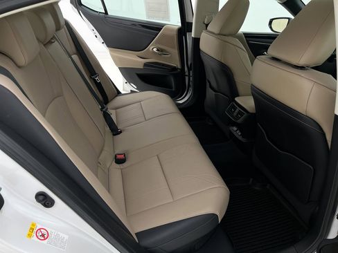 Used 2019 Lexus ES 300h image 15