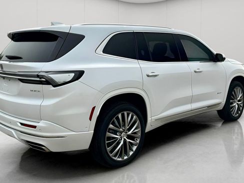 Used 2025 Buick Enclave Avenir w/ Super Cruise Package AWD/4WD image 4