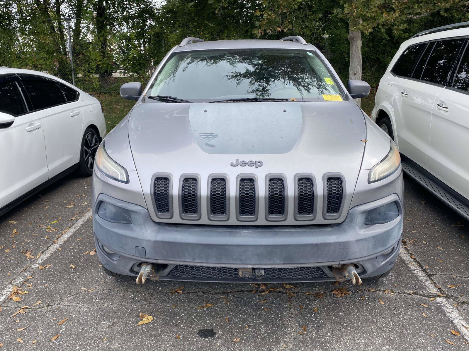 Used 2016 Jeep Cherokee Trailhawk w/ Leather Interior Group AWD/4WD image 2