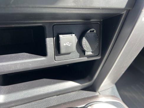 Used 2022 Toyota 4Runner SR5 Premium image 33