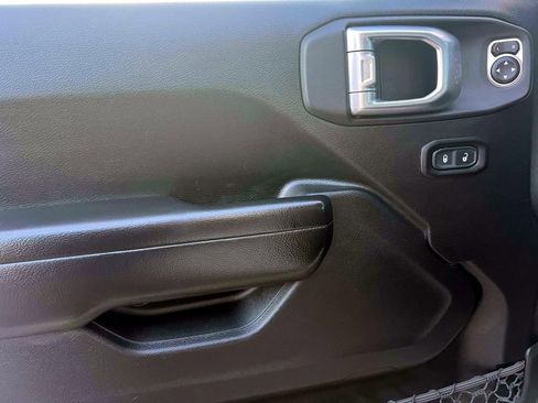 Used 2020 Jeep Wrangler Unlimited Sport image 14