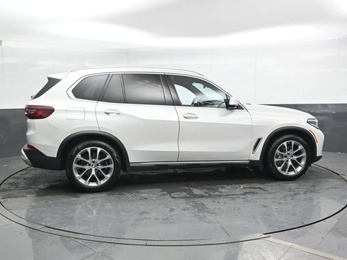 Used 2023 BMW X5 xDrive40i w/ Premium Package AWD/4WD image 4