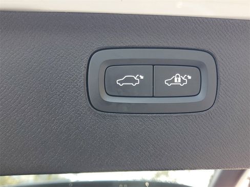 Certified 2023 Volvo XC90 B6 Plus w/ Protection Package Premier image 10