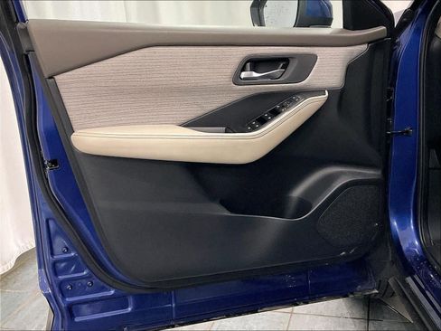 Used 2021 Nissan Rogue SV AWD/4WD image 9