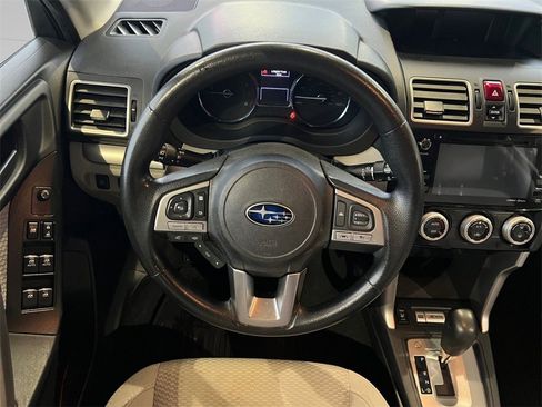Used 2017 Subaru Forester 2.5i Premium image 25
