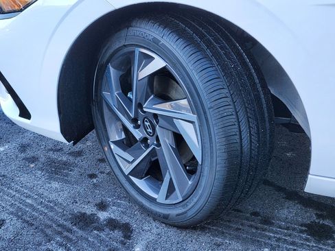 New 2026 Hyundai Elantra Limited FWD image 33