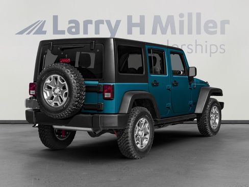 Used 2017 Jeep Wrangler Unlimited Rubicon w/ Cold Weather Group AWD/4WD image 2