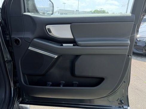 Used 2025 Ford Expedition Active AWD/4WD image 21
