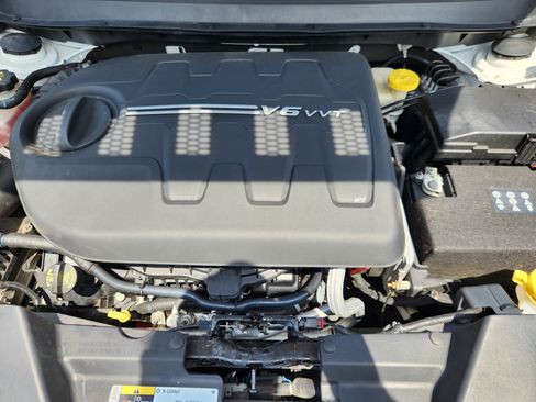 Used 2017 Jeep Cherokee Limited AWD/4WD image 19