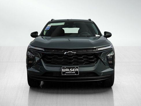 New 2026 Chevrolet Trax LT w/ Driver Confidence Package FWD image 2