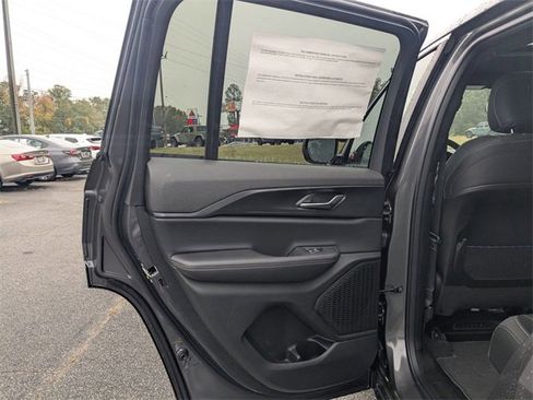 New 2025 Jeep Grand Cherokee Laredo X image 29