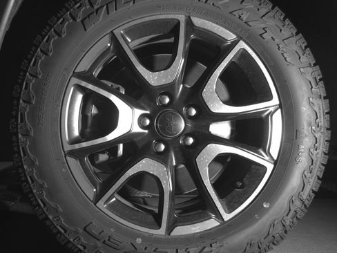 Used 2025 Jeep Compass Trailhawk image 12