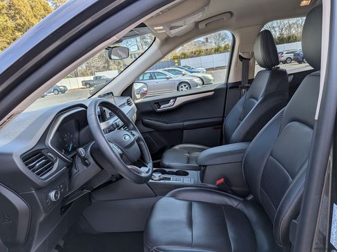 Used 2020 Ford Escape SEL image 8