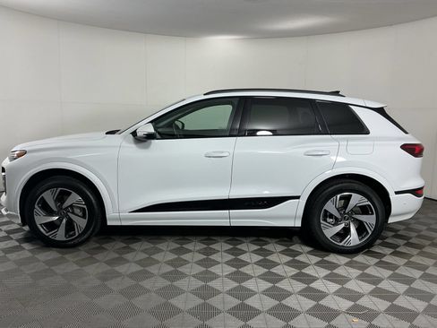 Used 2025 Audi Q6 e-tron Premium Plus w/ Premium Plus AWD/4WD image 5