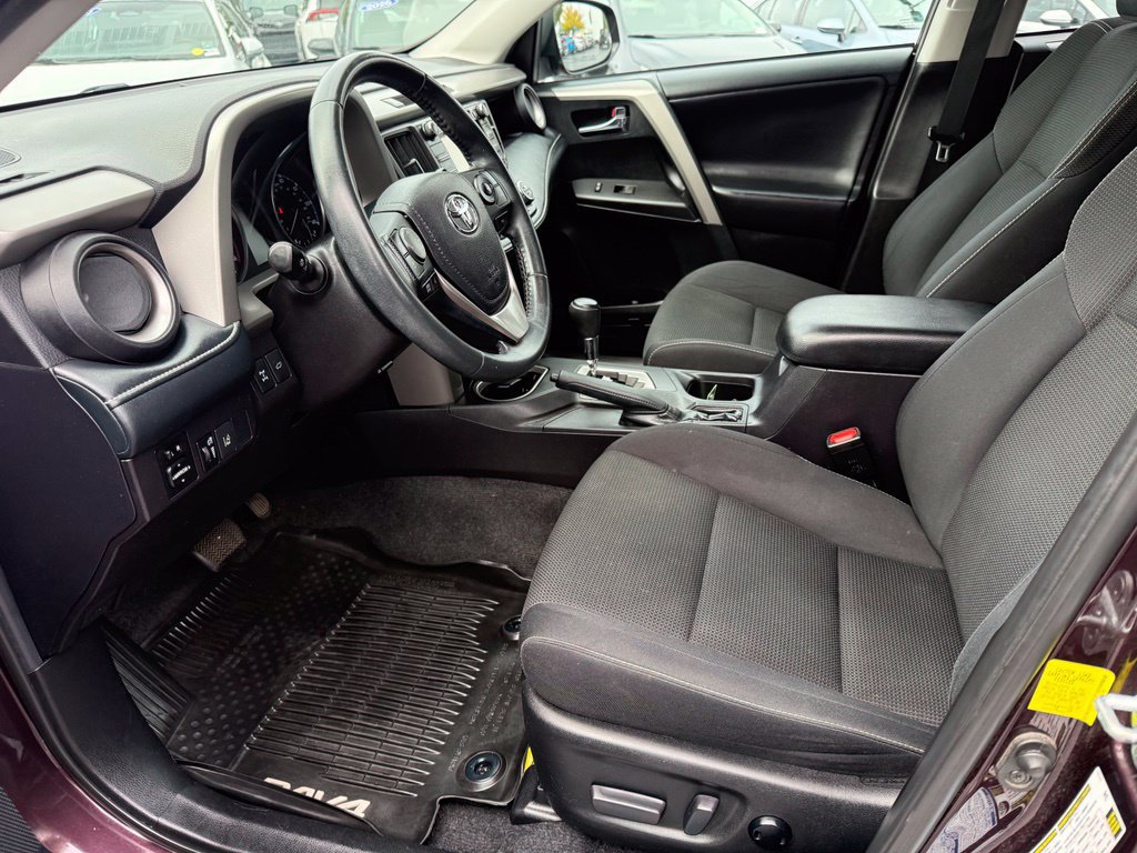 Used 2018 Toyota RAV4 XLE AWD/4WD image 15