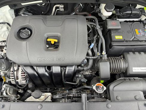 Used 2025 Kia Soul LX w/ LX Technology Package FWD image 30