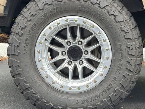 Used 2019 Toyota Tacoma SR5 AWD/4WD image 22