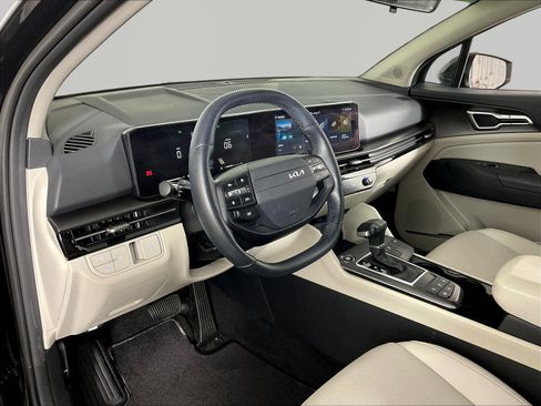 Used 2026 Kia Sportage EX FWD image 17