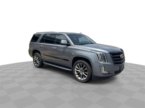 Certified 2020 Cadillac Escalade Luxury w/ Escalade Sport Edition image 2