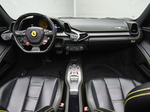 Used 2014 Ferrari 458 Spider image 13