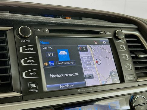 Used 2018 Toyota Highlander Limited image 21