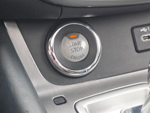 Used 2019 Nissan Murano SV w/ Premium Package image 19