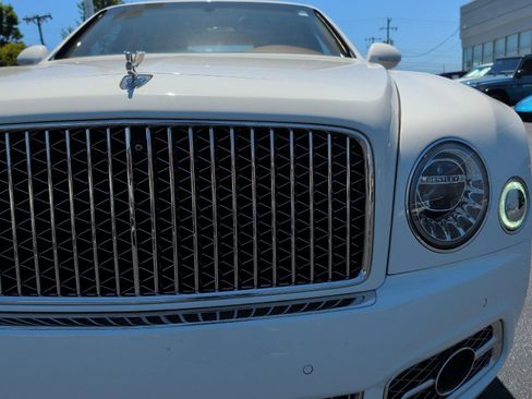 Used 2017 Bentley Mulsanne RWD image 19
