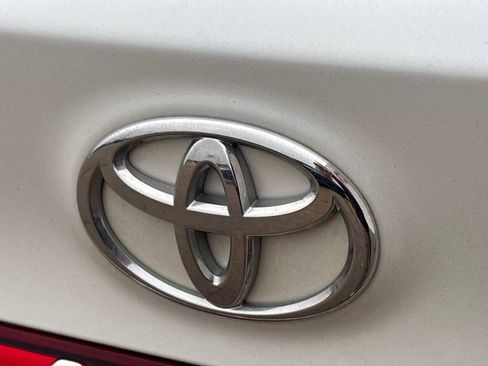 Used 2019 Toyota Avalon Limited image 31