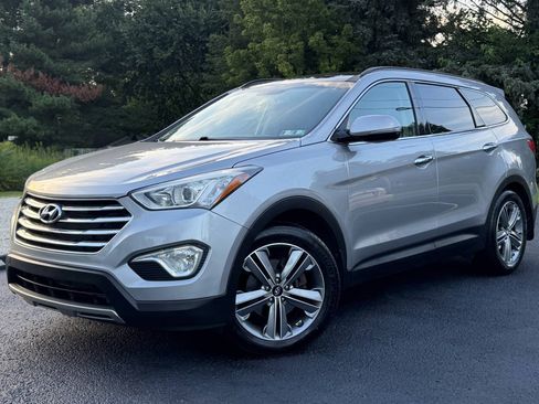 Used 2016 Hyundai Santa Fe SE w/ Option Group 03 AWD/4WD image 1