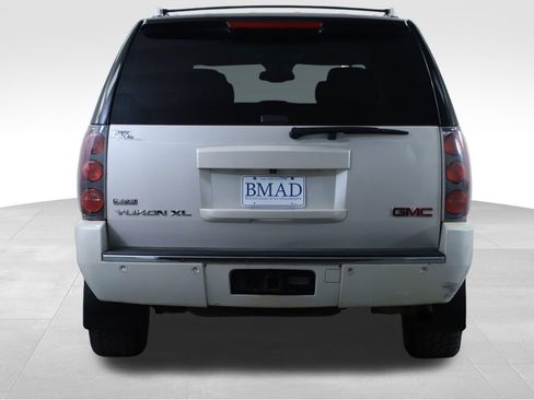 Used 2011 GMC Yukon XL Denali image 11