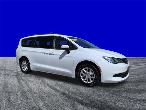 Used 2021 Chrysler Voyager Lxi FWD image 2