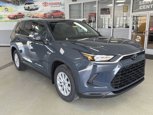 New 2026 Toyota Grand Highlander XLE AWD/4WD image 2