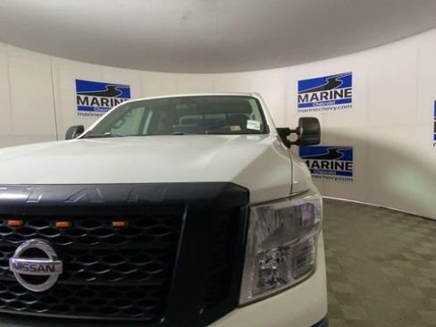 Used 2018 Nissan Titan S w/ GAWR Package AWD/4WD image 5