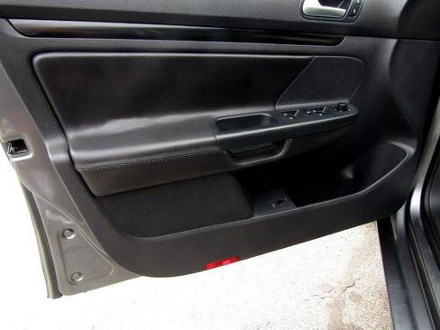 Used 2014 Volkswagen Jetta TDI image 11