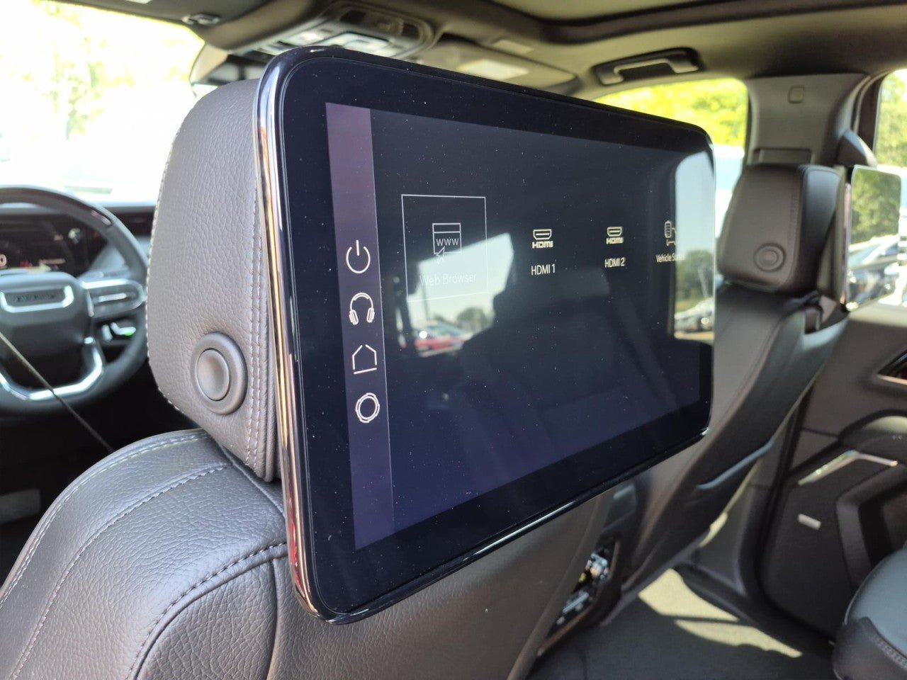 Used 2026 GMC Yukon Denali w/ Denali Reserve Package AWD/4WD image 13