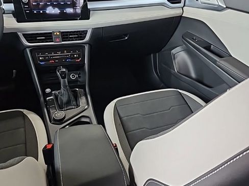 New 2026 Volkswagen Taos SE AWD/4WD image 23