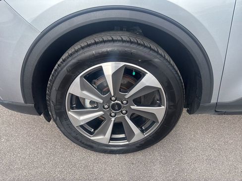 Used 2023 Ford Escape Platinum image 11